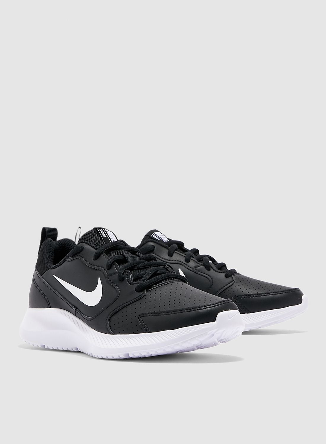 nike women's todos shoes