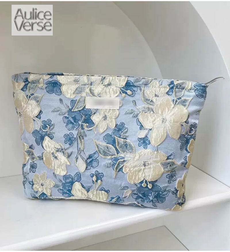 أوليس فيرس  حافظة مكياج كبيرة سعة بتطريز بارز للزهور – قماش سميك من البروكيه وقطن كانفس، منظم متعدد الاستخدامات للسفر والحياة اليومية - Image 1