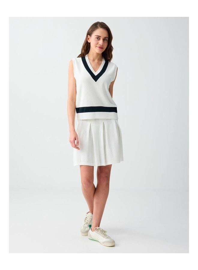 Jimmy Key Off-White Straight-Cut Waist Elastic Mini Knit Skirt. - Image 3