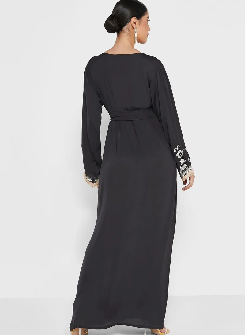 hayas closet Embellished Belted Jalabiya