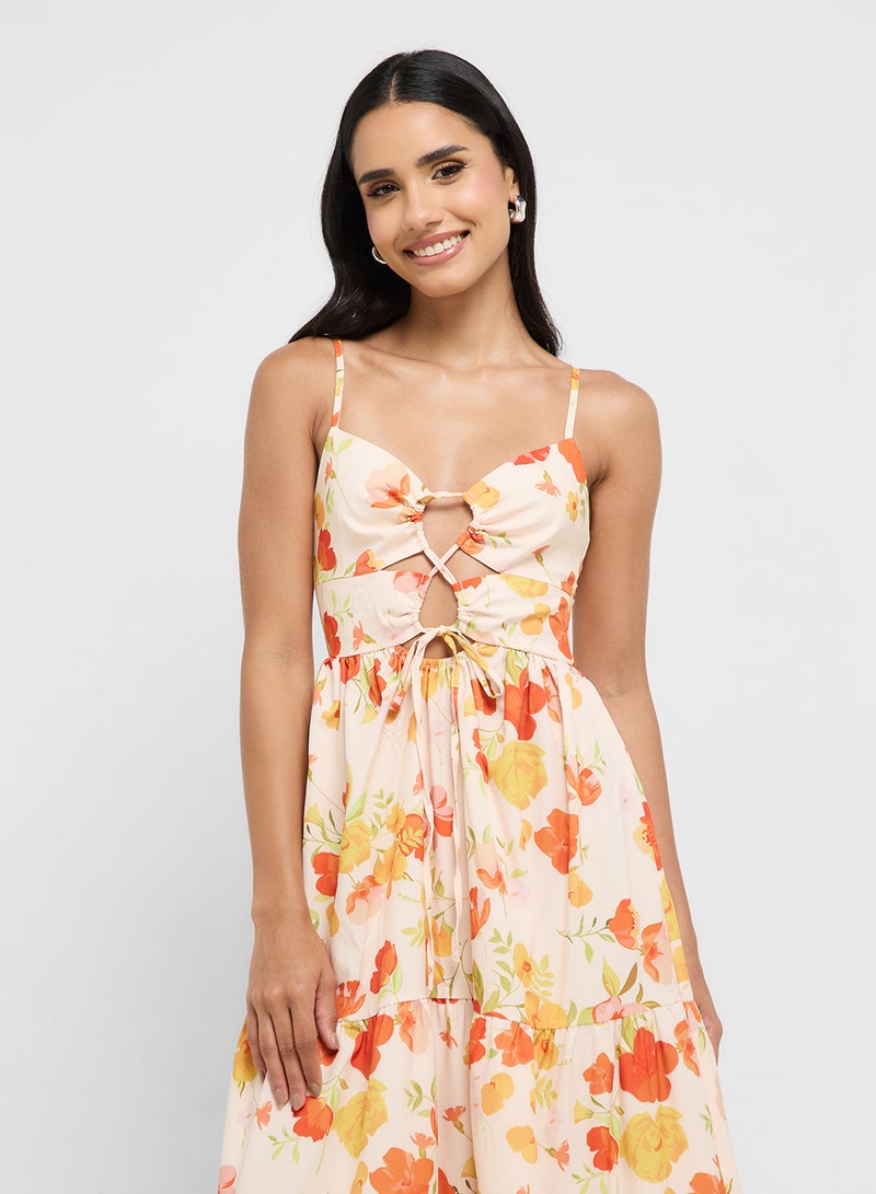 جينجر فستان صيفي مزين بالزهور مع تفاصيل مقصوصة وأشرطة - Image 3