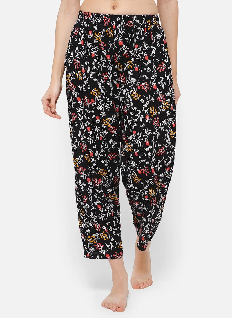 Clovia Clovia Pretty Florals Pyjama in Black - Rayon