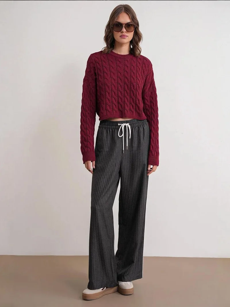 MixRay Mixray Cable Knit Pattern Crew Neck Sweater