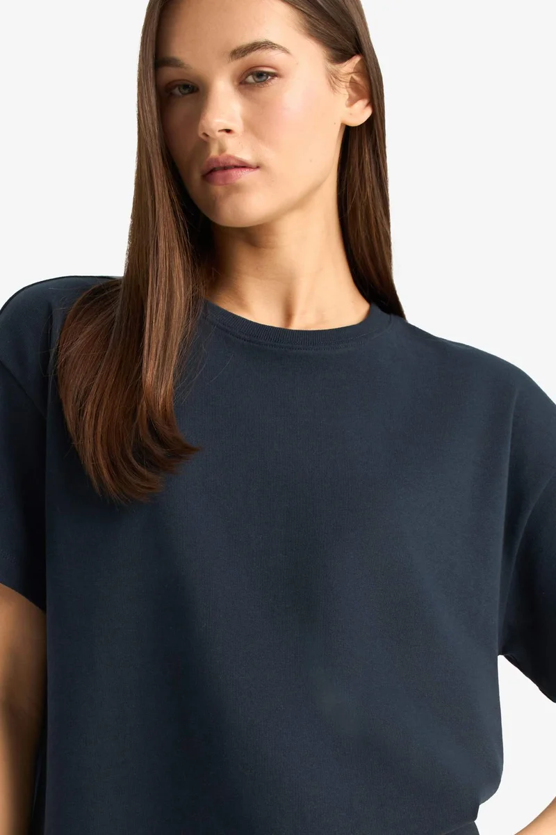 ديفاكتو Oversize Loose Fit Crew Neck Basic T-Shirt