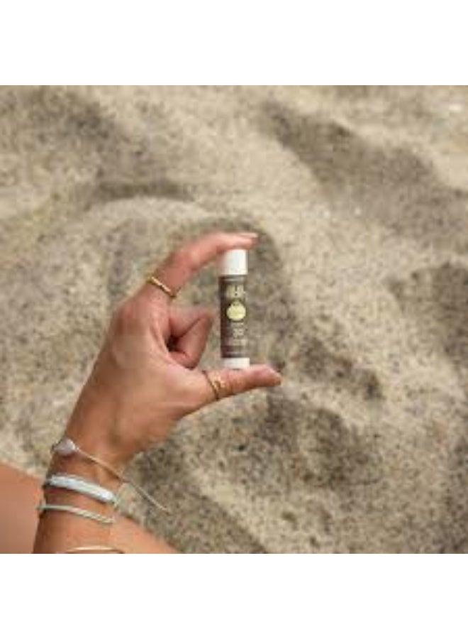 سان بوم بلسم شفاه واقٍ من الشمس Sun Bum Original بعامل حماية SPF 30 ونكهة جوز الهند (4.25 جم) - Image 3