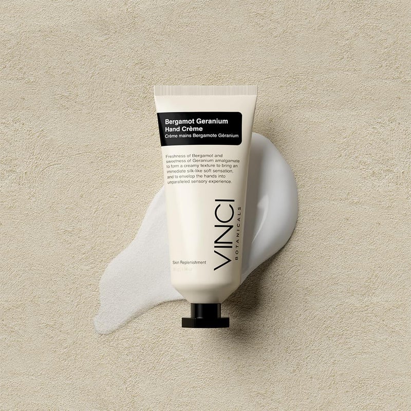 Vinci Botanicals مجموعة هدايا فينشي بوتانيكالز برغموت جيرانيوم  كريم يد  غسول جسم  كريم جسم  مقشر جسم  ينظف  يلمع  يرطب البشرة  رائحة حلوة منعشة  أحجام سفر  أساسيات يومية  عبوة من 4 - Image 5