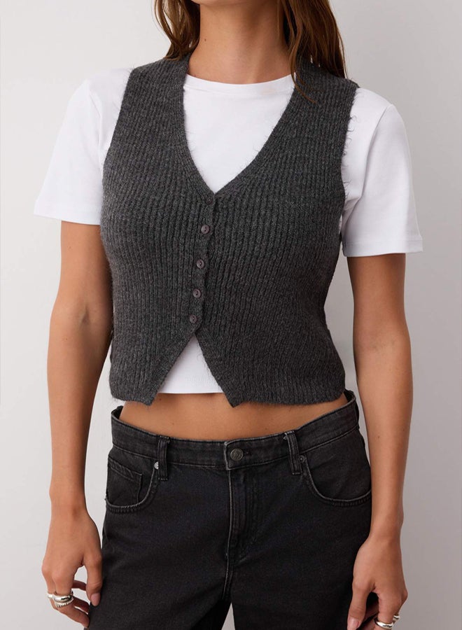 trendyol Anthracite Fitted VNeck Soft Textured Vest - Image 3