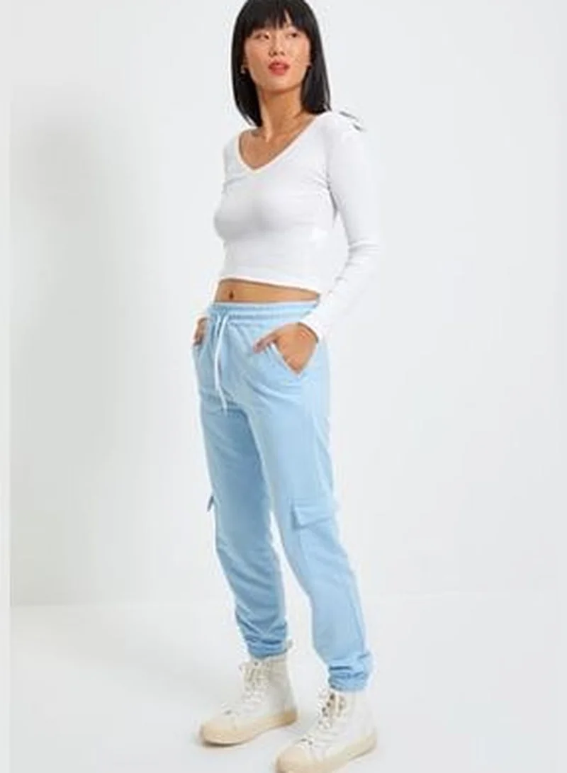 trendyol Black and White 2-Pack Crop Fitted V-Neck Ribbed Stretch Knit Blouse TWOAW22BZ0129