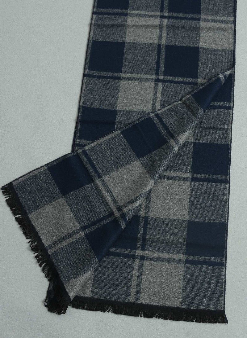 Men Plaid Pattern Scarf  - Image 3