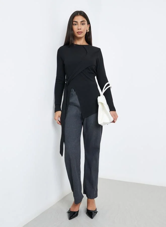 ستايلي بلوزة مضلعة بأكمام طويلة وتفاصيل ربطة