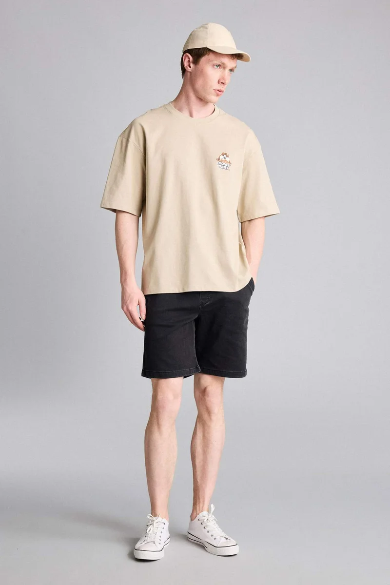 ديفاكتو Looney Tunes Licensed Boxy Fit Printed Short Sleeve T-Shirt