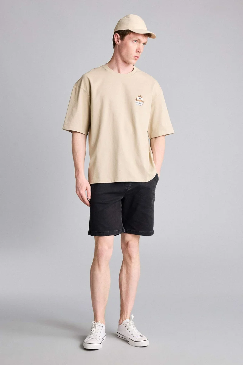 ديفاكتو Looney Tunes Licensed Boxy Fit Printed Short Sleeve T-Shirt