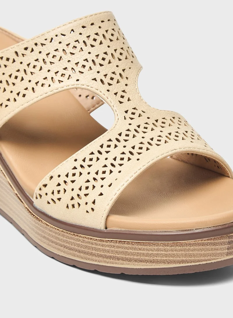 لو كونفورت Multi Strap High Heel Wedge Sandals