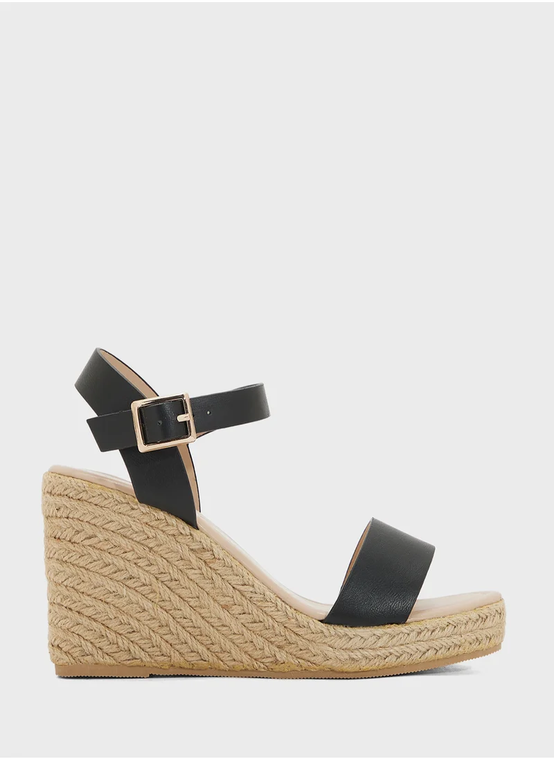 جينجر Knot Strap Flat Sandal
