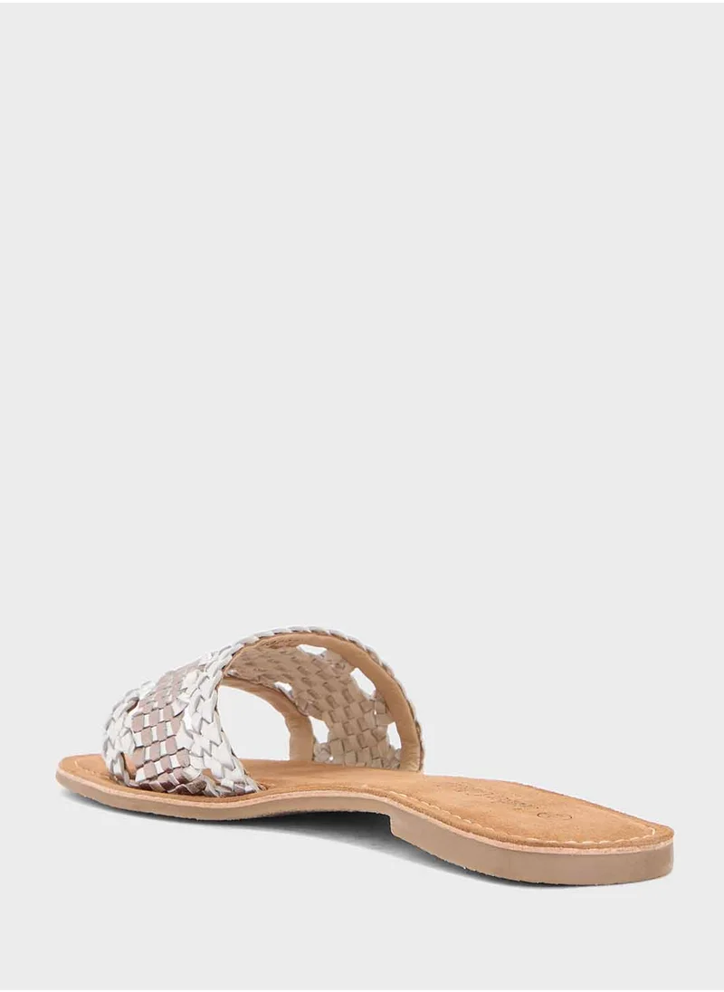 ايلا Cut Out Metallic Flat Sandal