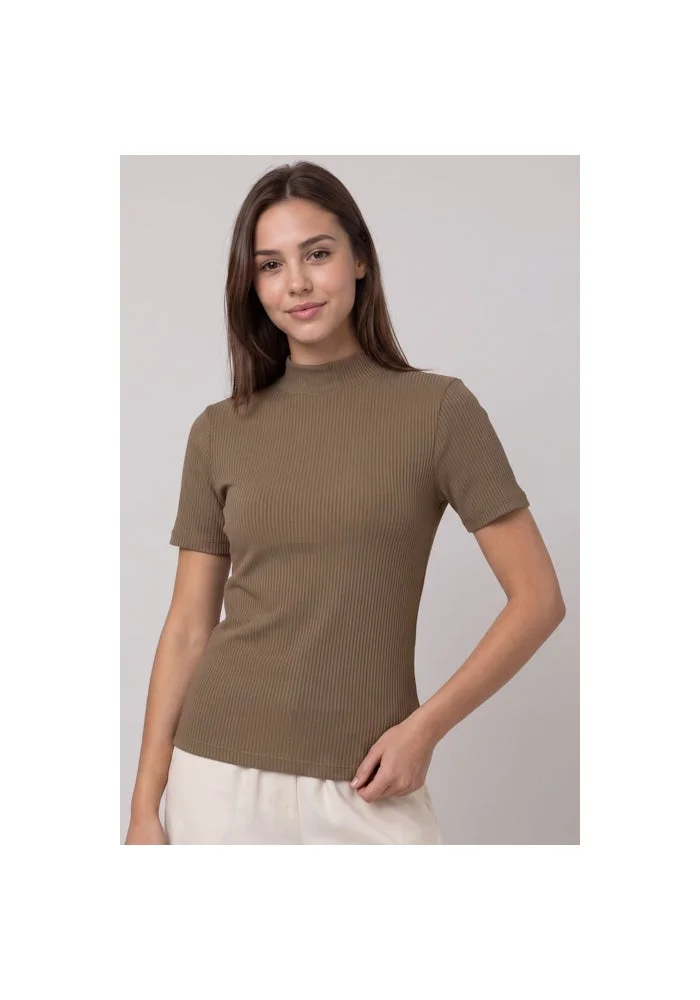 أر أند بي Ribbed Top with Mock Neck and Short Sleeves