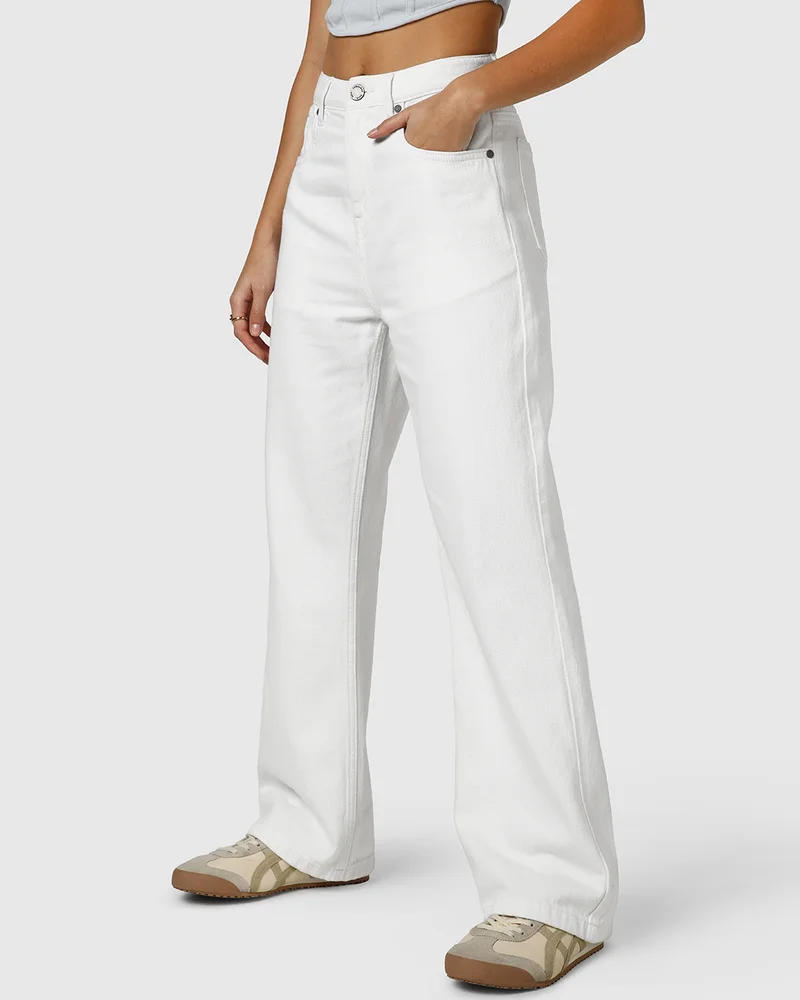 بيواكوف Women's White Straight Fit Jeans