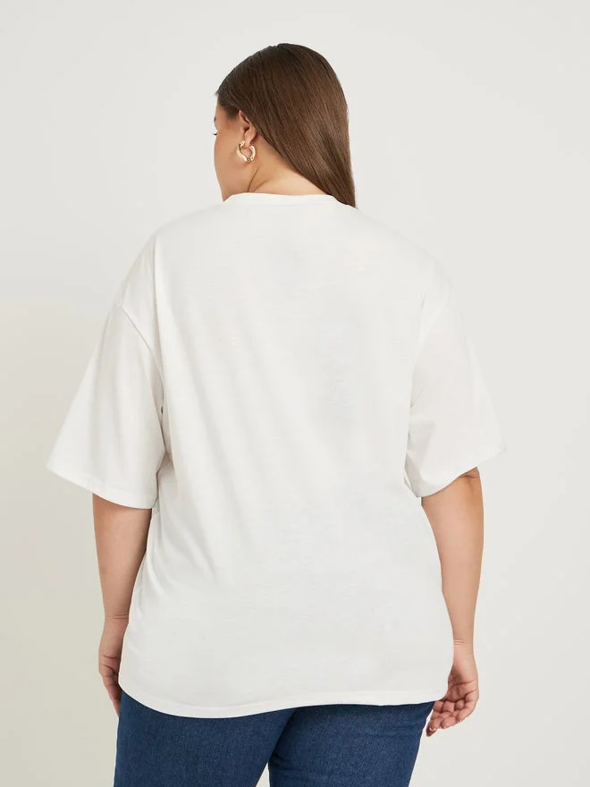 Styli Styli Plus Size Graphic Print Short Sleeve Oversized T-Shirt