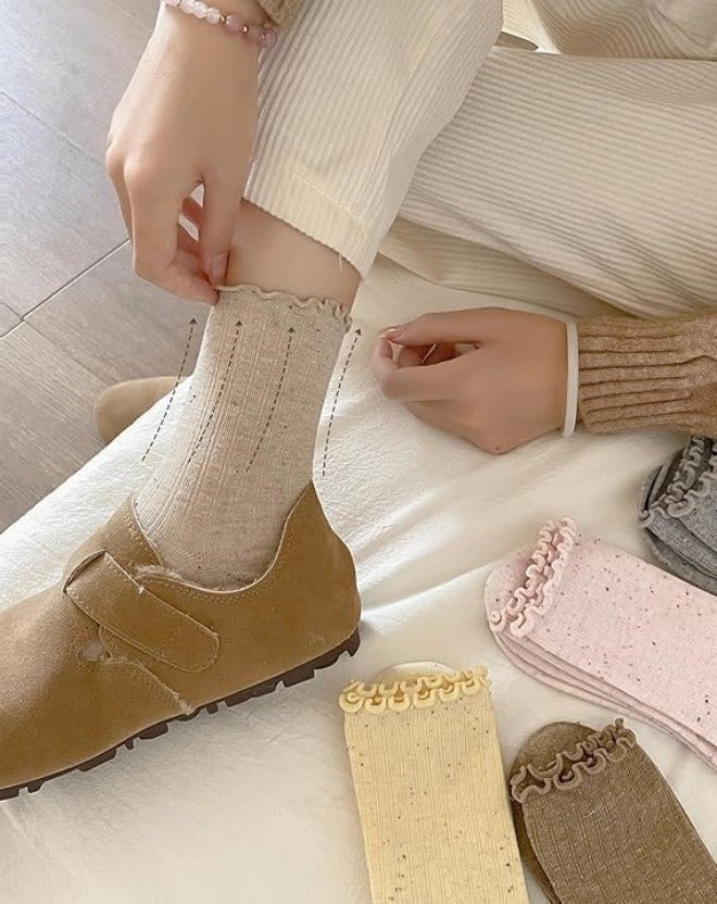 ChicAbode جوارب مكشكشة بحافة كريمية، جوارب كاحل ناعمة من القطن للنساء - Image 2
