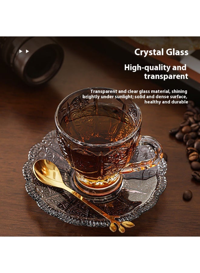 ترتيب فنجان قهوة فاخر بالزجاج المزخرف بالحرف النقوشي بالفخامة (2 أجهزة) مع صحن ومعصرة، مزيج من الأناقة والتناسب لقهوة والشاي والمشروبات الباردة، قطع طعام أنيقة للمنزل والمقهى (مباع حصرياً على نون السعودية) - Image 2