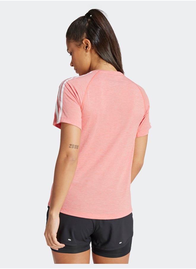 Adidas - تي شيرت Own the Run ذو الخطوط الثلاثة - Image 1
