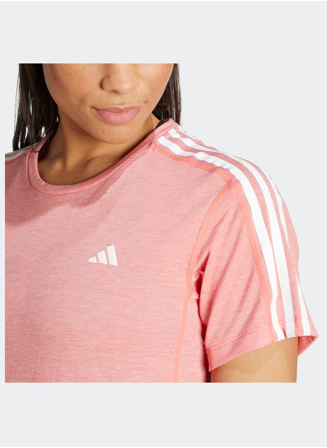 Adidas - تي شيرت Own the Run ذو الخطوط الثلاثة - Image 1