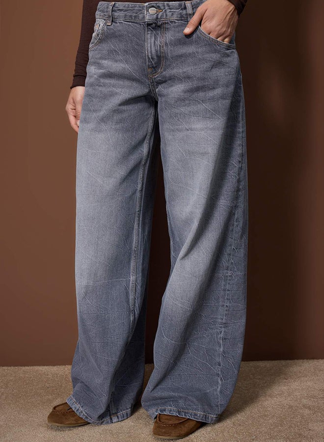 trendyol Gray Low Rise Extra Wide Leg Jeans - Image 3