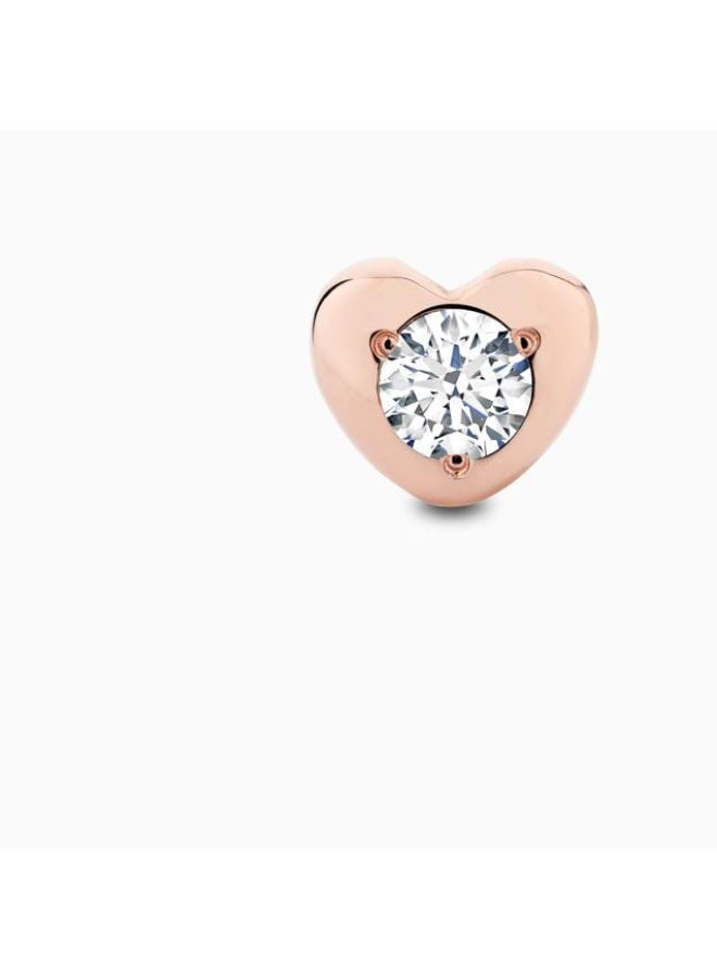 Luxuria A delicate and elegant women's nose ring with a small heart design adorned with sparkling stones, adding a touch of charm and modernity to any look. Suitable for everyday wear and special occasions. - Image 4