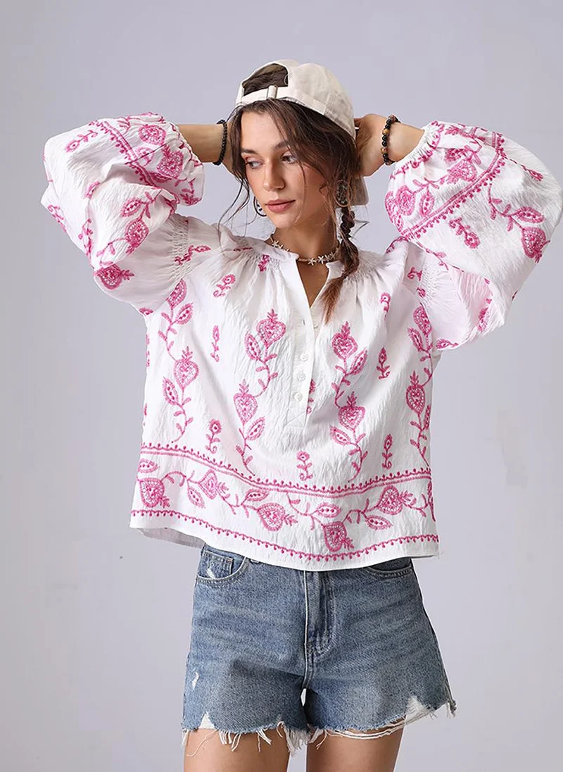 YUNIQEE Off White & Pink V-Neck Long Sleeves Boxy Top