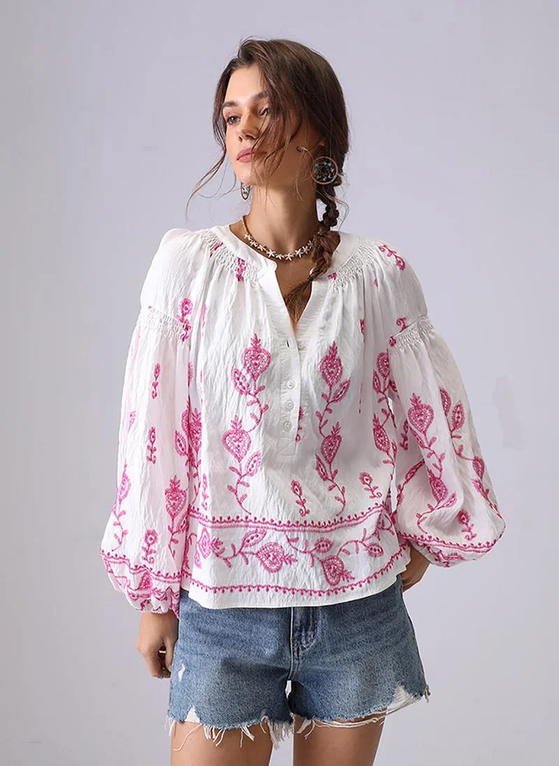 YUNIQEE Off White & Pink V-Neck Long Sleeves Boxy Top