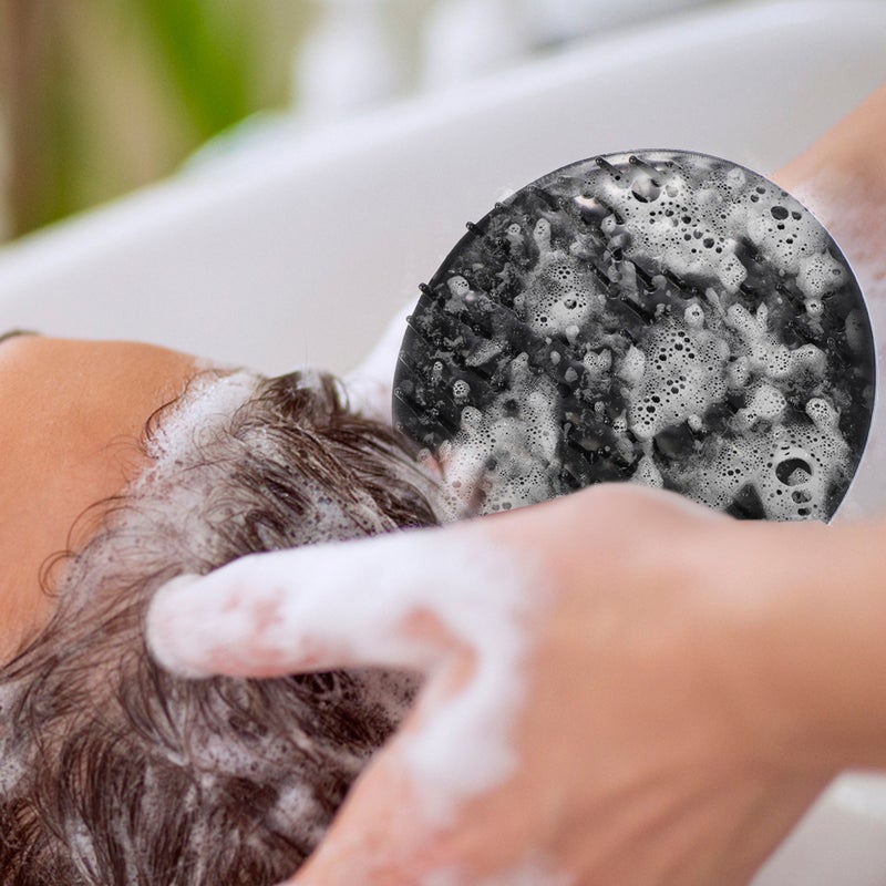 🚽 فرشاة تدليك فروة الرأس للعناية اليومية بالشعر اللون أسود الحجم ٨ في ٨ في ٥ سنتيمتر - Image 2