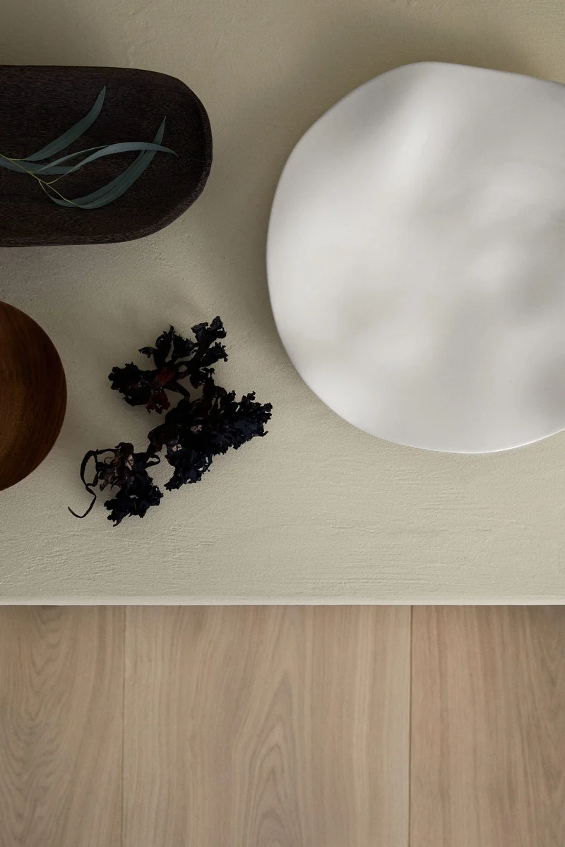 H&M Rippled stoneware tray