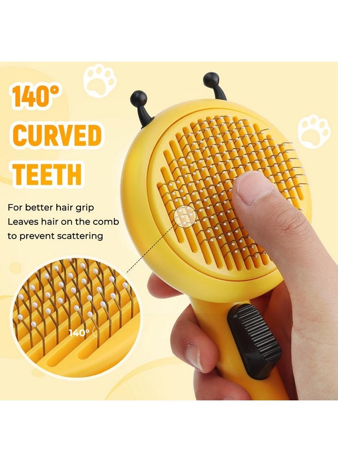 فرشاة كياكيا على شكل نحلة لتنظيف القطط ذاتي التنظيف - فرشاة إزالة الشعر بنقرة واحدة وتدليك ناعم، أداة قابلة للغسل لإزالة الشعر المتساقط للقطط والكلاب، مناسبة لجميع أنواع المعاطف، باللون الأصفر - Image 2