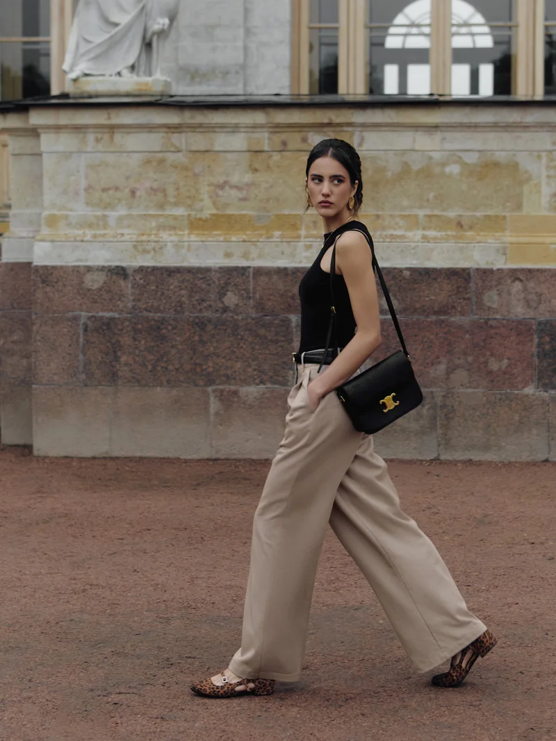 Lichi Loose trousers with pleats