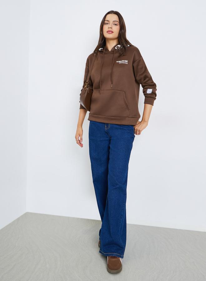 ستايلي هودي طويل مطبع بجيب أمامي - Image 2