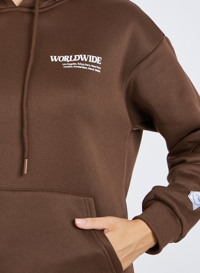 ستايلي هودي طويل مطبع بجيب أمامي - Image 3