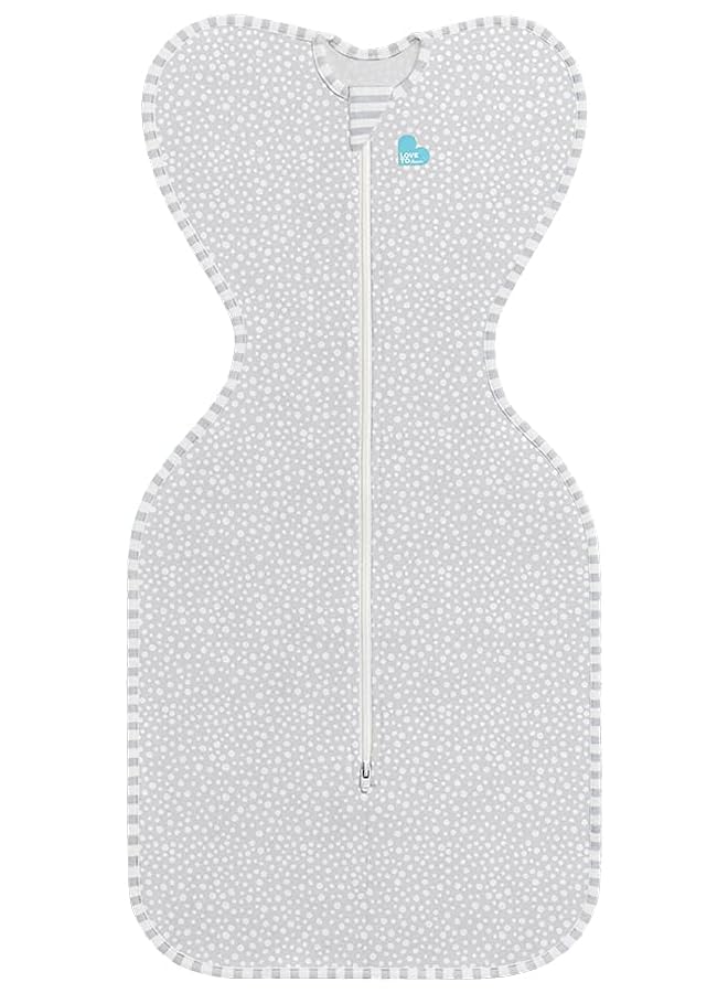 لاف تو دريم بطانية قماط - أساسيات حديثي الولادة للأطفال من عمر 0 إلى 6 أشهر من البنات والأولاد 1.0 حقيبة نوم للأطفال مزودة بأذرع توفر نومًا مريحًا وهادئًا من قماش الخيزران باللون الرمادي Nb - Image 1