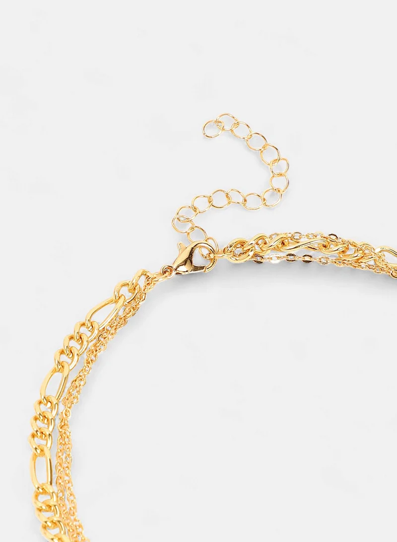 سوهي قلادة "Dented Charm" متعددة الطبقات من المجوهرات الاصطناعية
