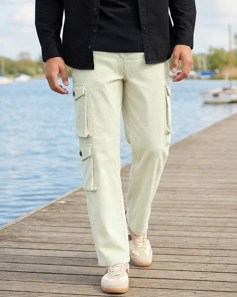 بيواكوف بنطلون كارجو رجالي مخملي أخضر فاتح بقصة مستقيمة