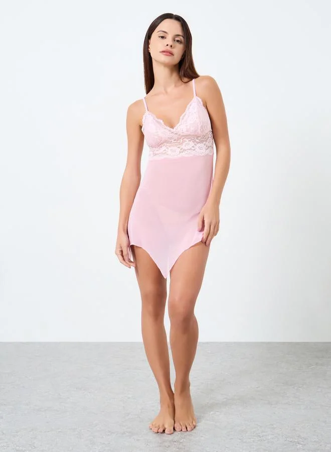 تايك تو فستان كامي شبكي سادة مزين بتطريز دانتيل وحافة غير متماثلة