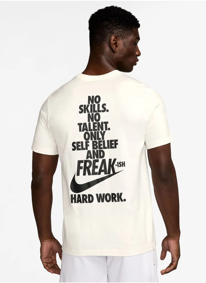 نايكي Ga Essential Graphic T-Shirt