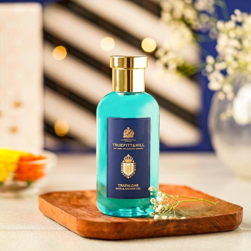 Truefitt & Hill Truefitt  Hill Trafalgar Bath and Body Wash Gel 200ML  Perfect Combination of Spicy and Woody Essence - Image 2