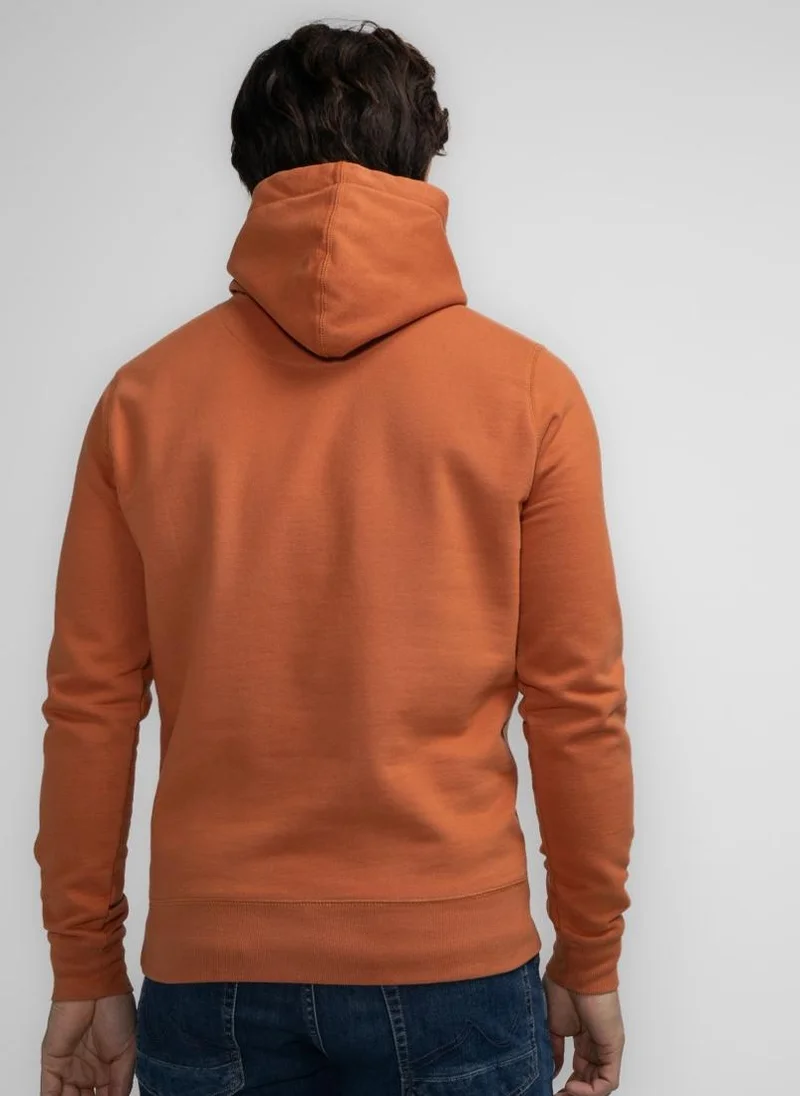 بترول اندستريز كنزة رجالي بغطاء رأس مطبوعة