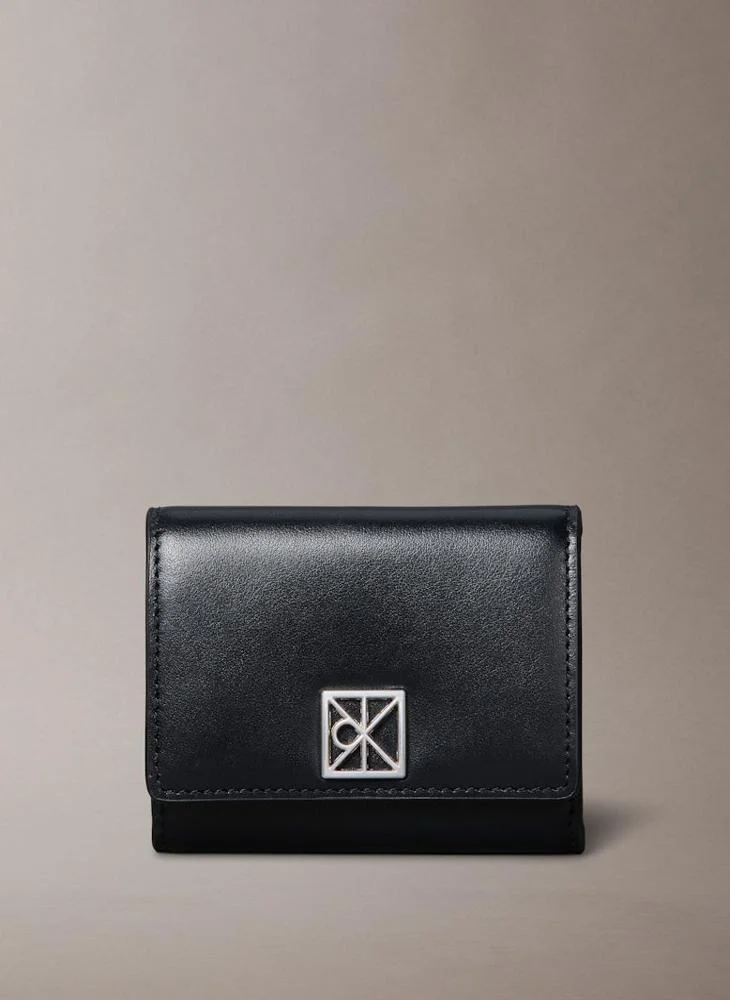 CALVIN KLEIN Emblem Hardware Medium Trifold Wallet