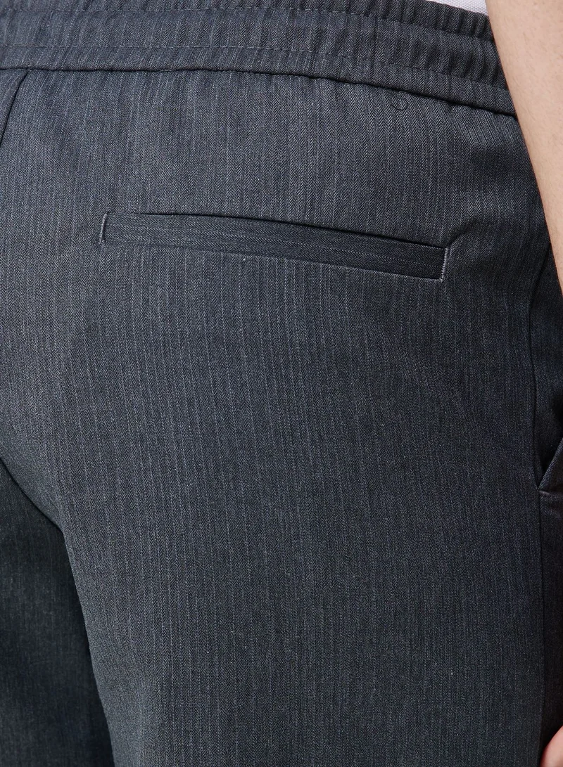 Robert Wood Smart Short