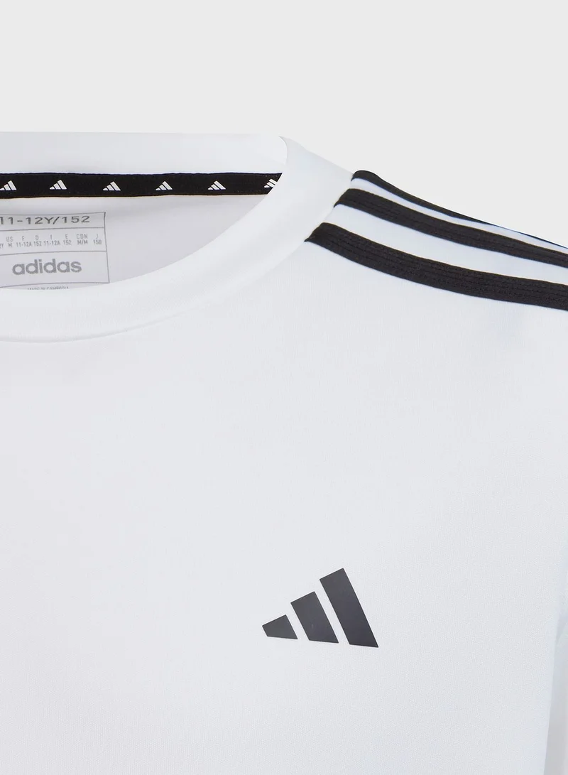 adidas تيشيرت أطفال أساسي للتدريب مزين بالخطوط الثلاثة للعلامة التجارية