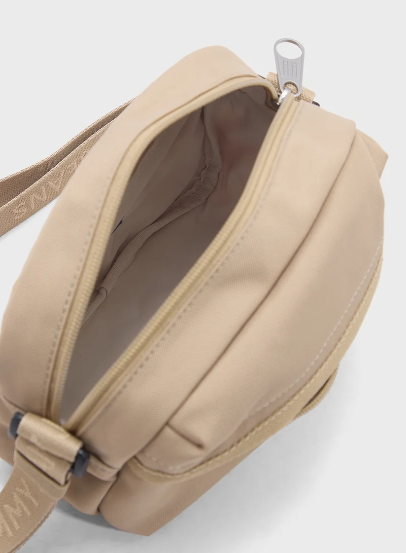 TOMMY JEANS ESSENTIAL DAILY CROSSBODY BAG