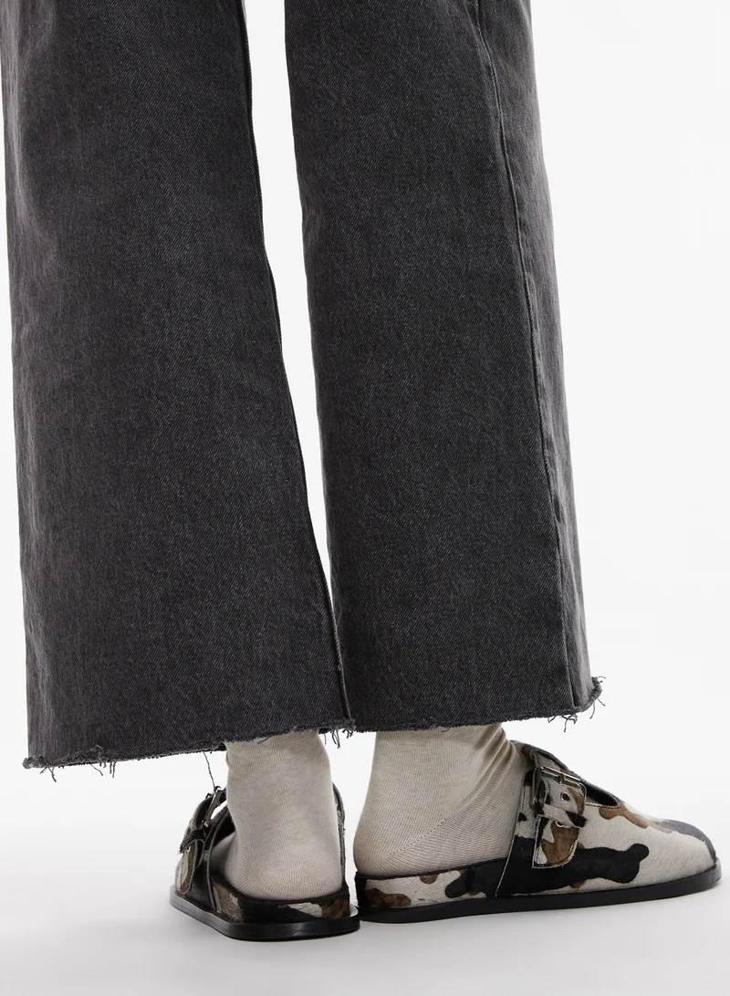 توب شوب Annie Leather Buckle Clog Sandals
