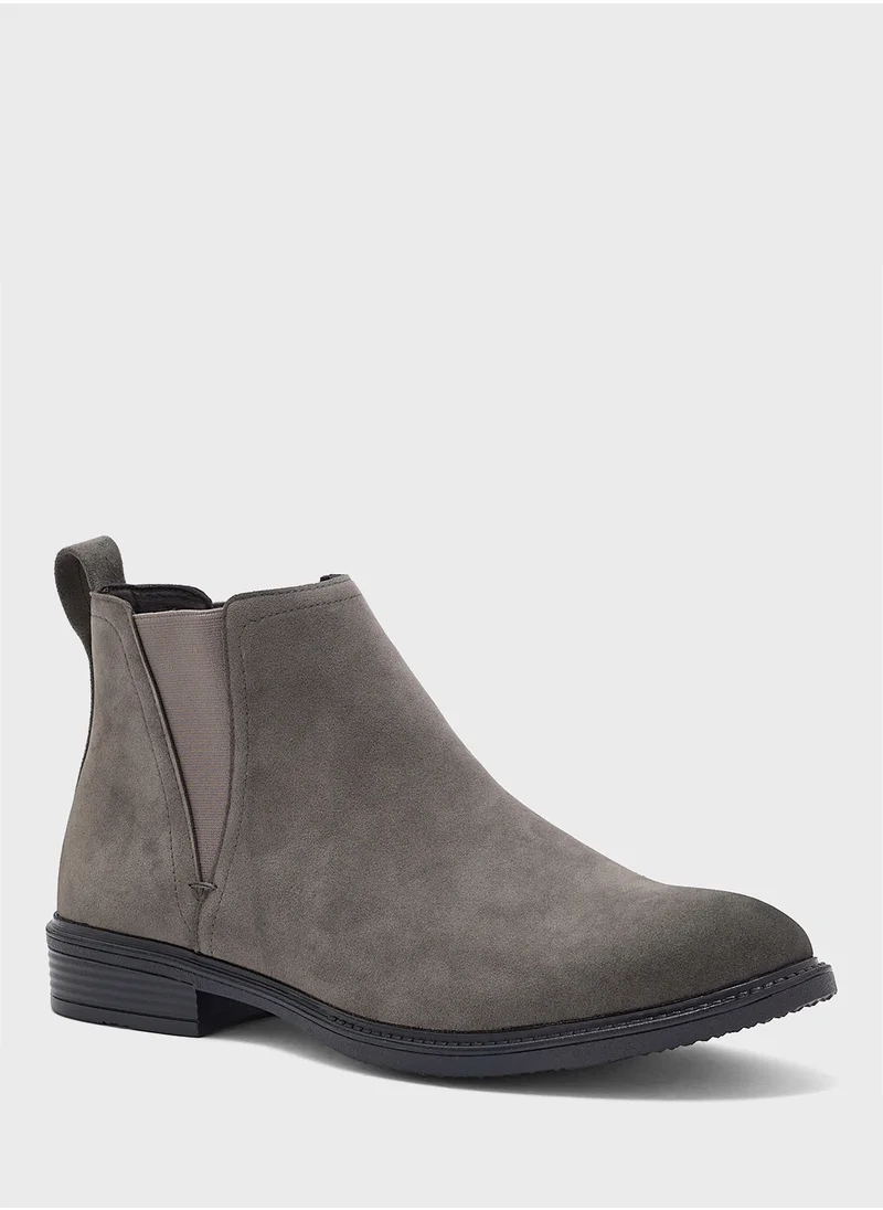 Robert Wood Faux Suede Chelsea Boots