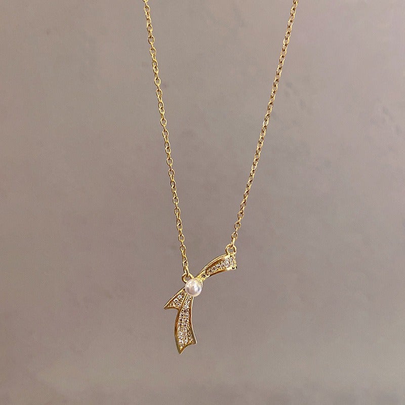 Luxury Titanium Steel Heart Pendant Necklace for Women with Zircon Crystal, Elegant Floral Design, Adjustable Chain, Korean Style Jewelry